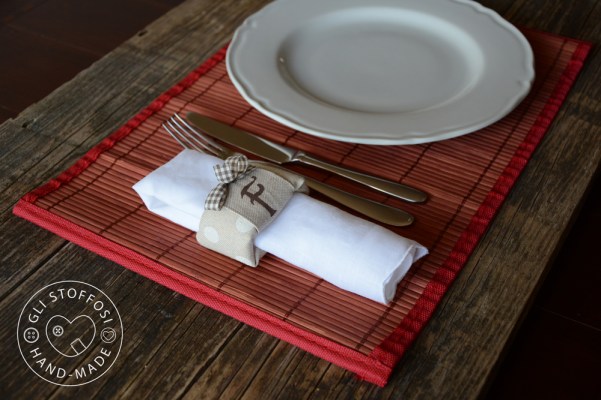 Portatovaglioli con iniziali 2